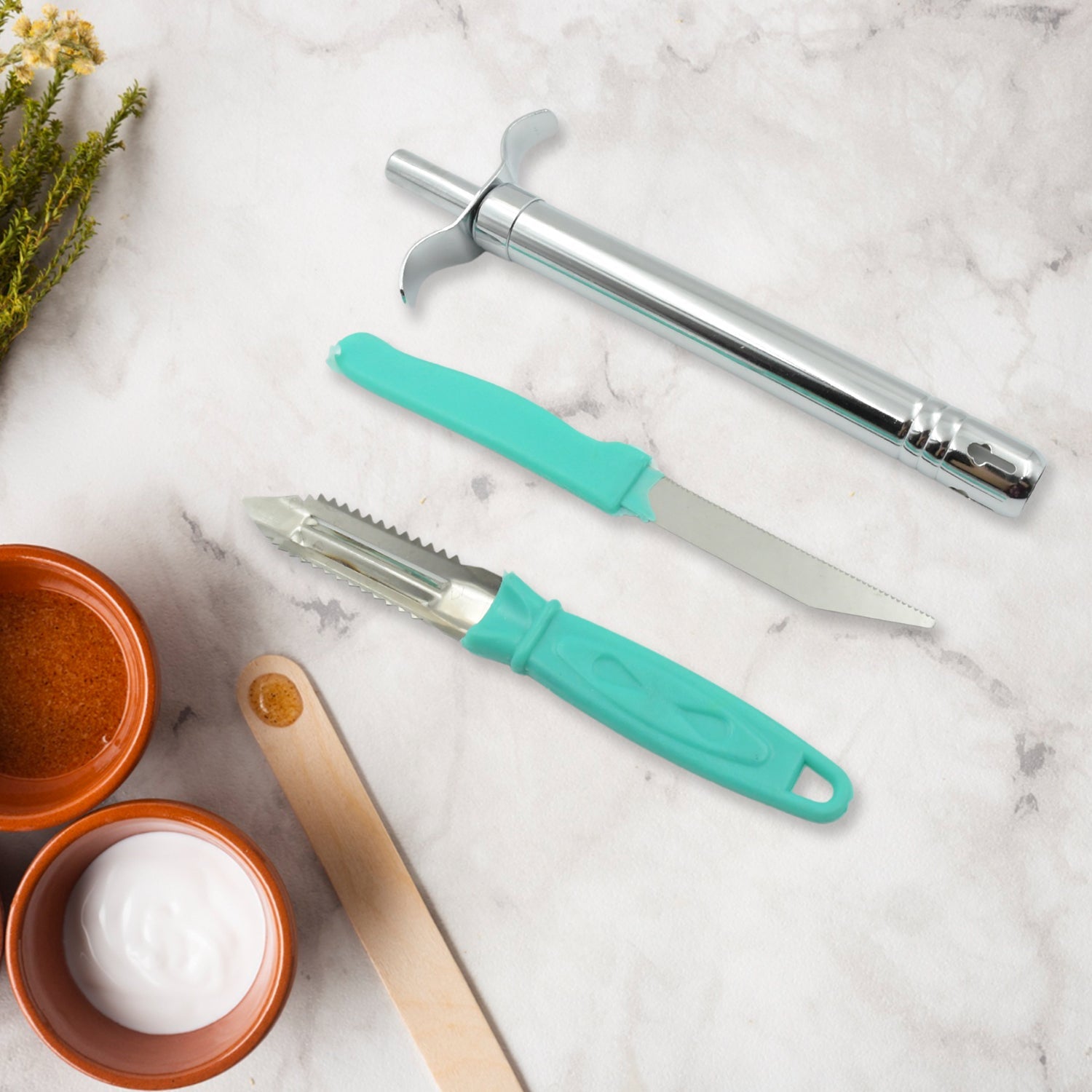 Kitchen lighter and stainless steel knife Kitchen lighter and stainless steel knife